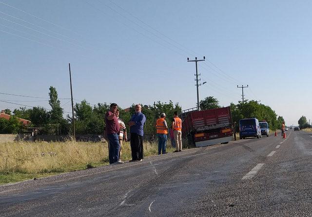 TIR'ın çarptığı motosikletteki çocuklardan biri öldü, diğeri yaralı