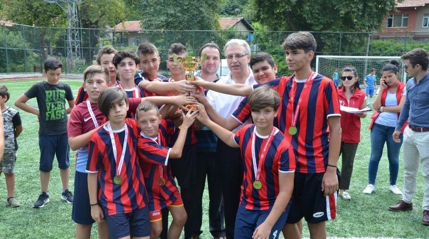 Camiler arası futbol turnuvası d&uuml;zenlendi