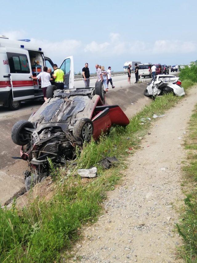 Giresun’da iki otomobil çarpıştı kazası: 4 yaralı