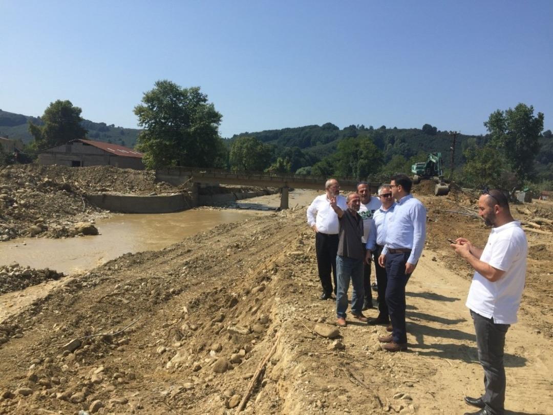 M&Uuml;SİAD y&ouml;neticileri selden zarar g&ouml;ren b&ouml;lgeleri inceledi