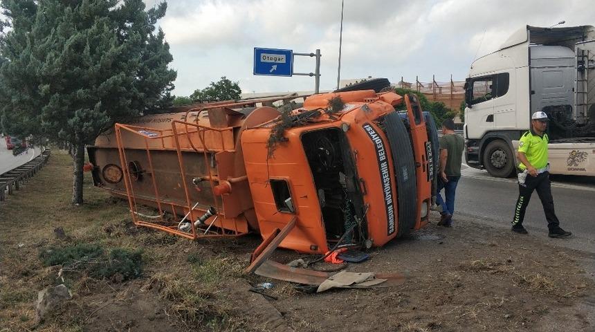 Samsun&rsquo;da su tankeri devrildi: 2 yaralı
