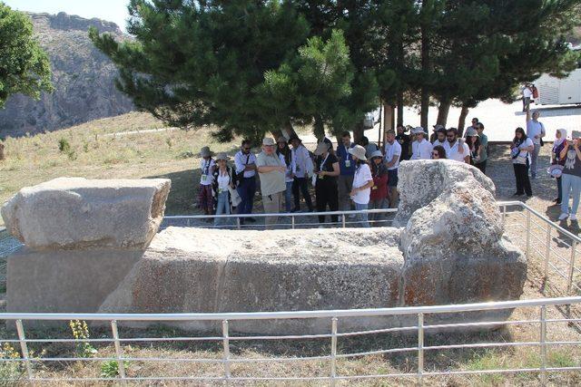 Yabancı öğrenciler Hattuşa’yı gezdi