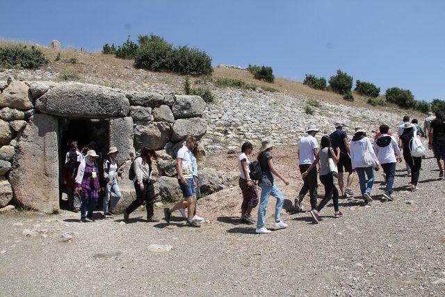 Yabancı öğrenciler Hattuşa’yı gezdi