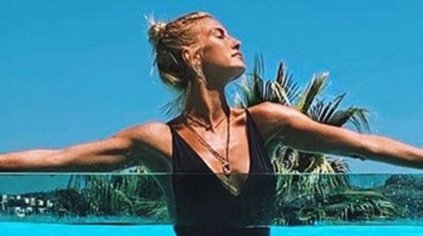 Çağla Şıkel'den havuz pozu! 'Boy veriyorum'