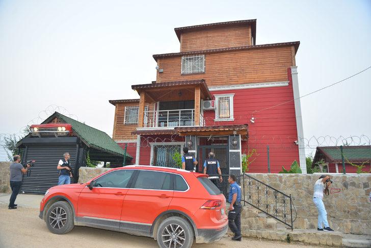 Çete liderinin pitbull cinsi köpeklerle koruduğu villaya polis baskını G5