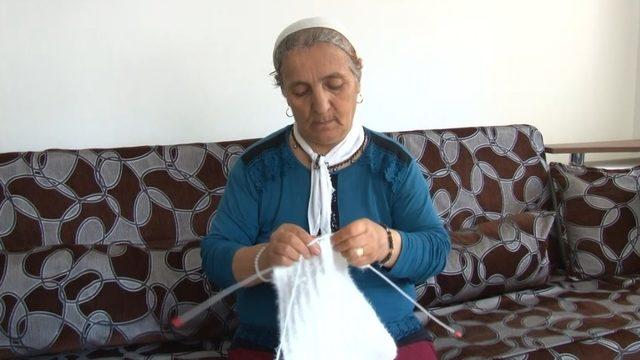 (Özel) Sultangazi’de yaşlı kadını “Oğluna borcum var” yalanıyla dolandırdı