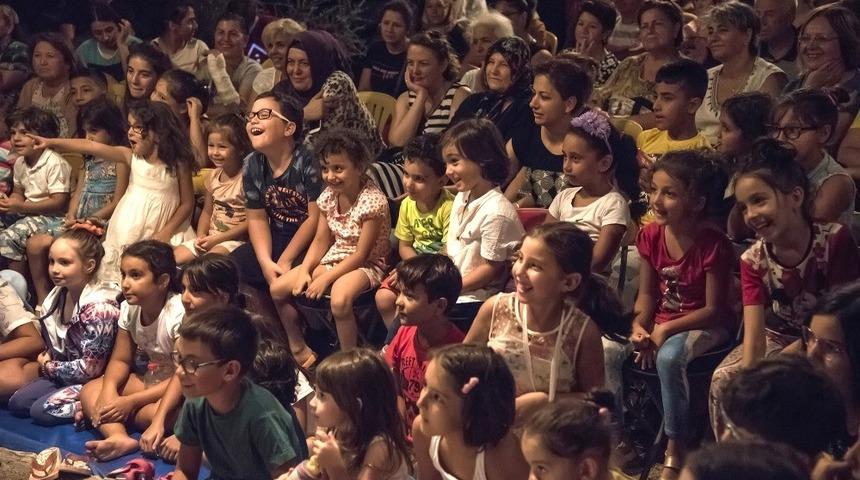 Burhaniye&rsquo;de "K&ouml;y&uuml;m&uuml;zde Şenlik Var"