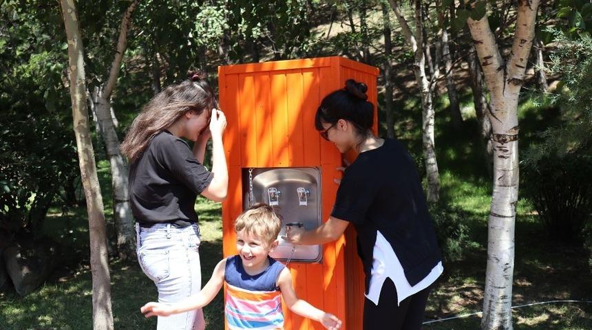 Parklara su sebili hizmeti