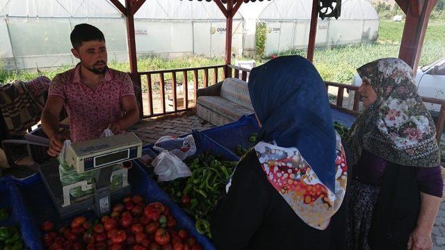 Seyitgazi’de yetiştirilen ürünler tezgaha düştü