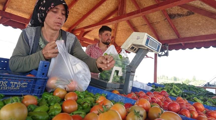 Seyitgazi’de yetiştirilen ürünler tezgaha düştü