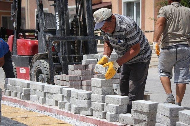 Dumlupınar Mahallesi’nde yol çalışması