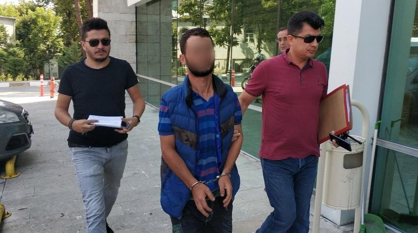 Kamyondan ak&uuml; &ccedil;alan hırsız yakalandı