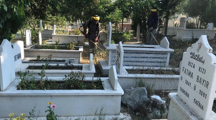 Sungurlu&rsquo;da mezarlıklar bakıma alındı