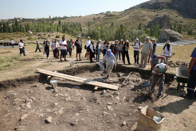 21 ülkeden öğrenciler, Hattuşa Örenyeri'nde buluştu