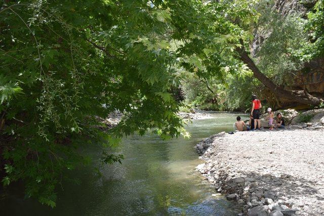 Kayaarası Kanyonu’na ilgi her geçen gün artıyor