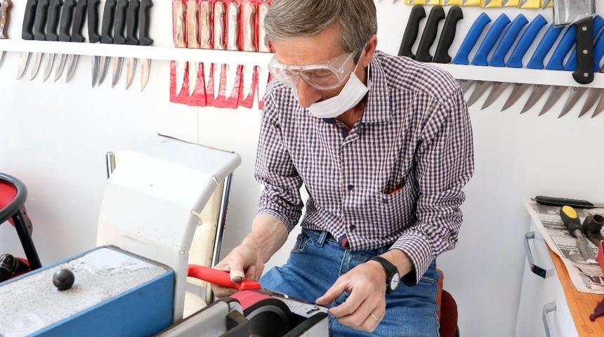 Yozgat&rsquo;ta bı&ccedil;aklar kurban i&ccedil;in bileniyor