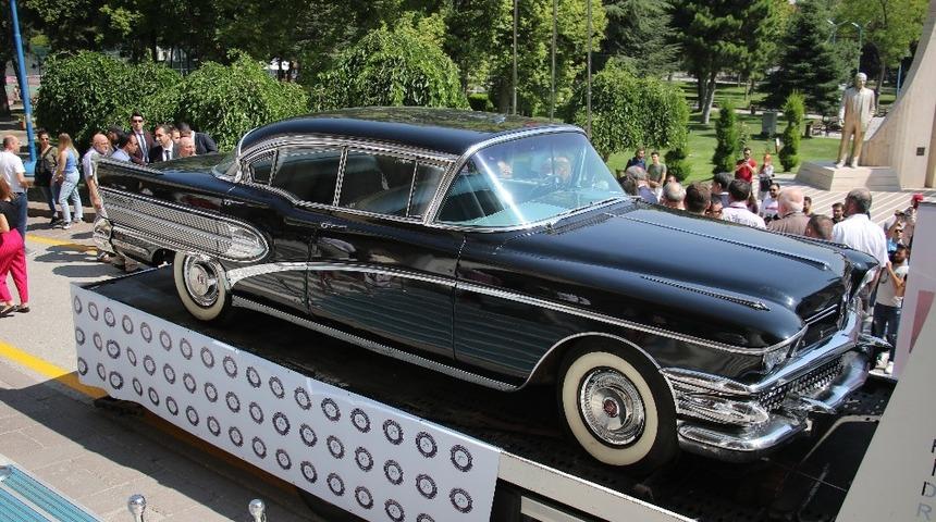 Adnan Menderes&rsquo;in makam aracının anahtarları artık Aydın Valiliği&rsquo;nde