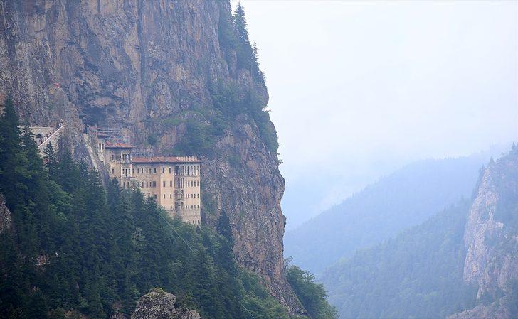 Sümela Manastırı turistlerin gözdesi oldu G1