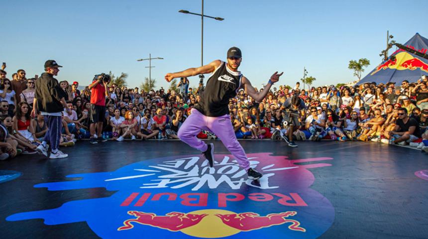 Red Bull Dance Your Style sahnesinden hareketli anlar!
