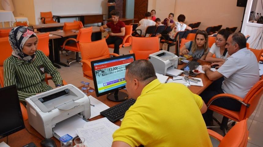 Torbalı Belediyesi 2 bin &ouml;ğrenciye tercihlerinde rehberlik yaptı