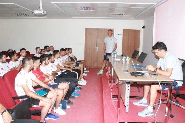 Erzincan’da TFF C Antrenörlük Kursu başladı