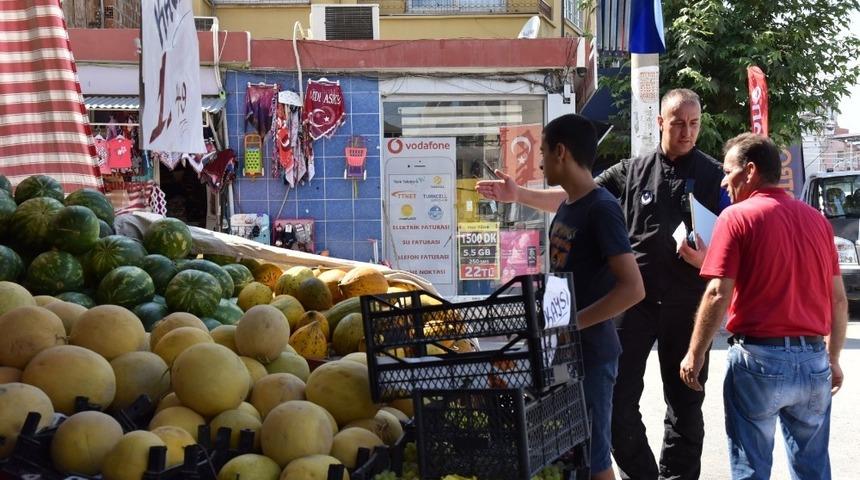 Toroslar zabıtası, kaldırım işgaline karşı denetim yaptı
