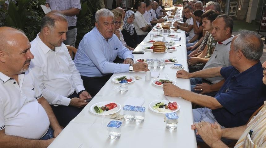 Başkan Atay, Kurtuluş Mahallesi esnafı ile buluştu