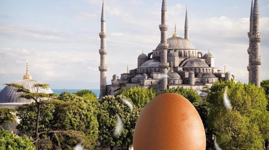 Sürrealist çalışmalarla İstanbul'da masal dünyası!