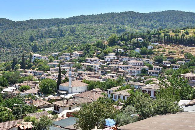 Selçuk'ta kurulmak istenen mermer ocağına tepki