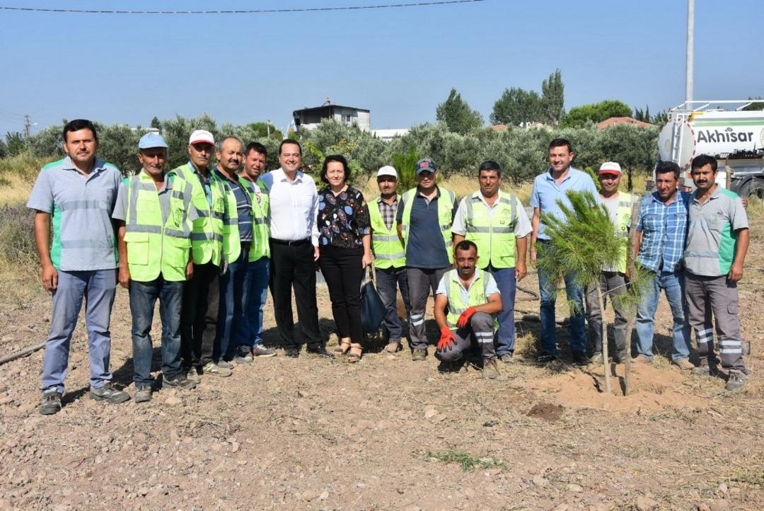 Başkan Dutlulu &lsquo;Daha yeşil bir Akhisar&rsquo; i&ccedil;in kolları sıvadı