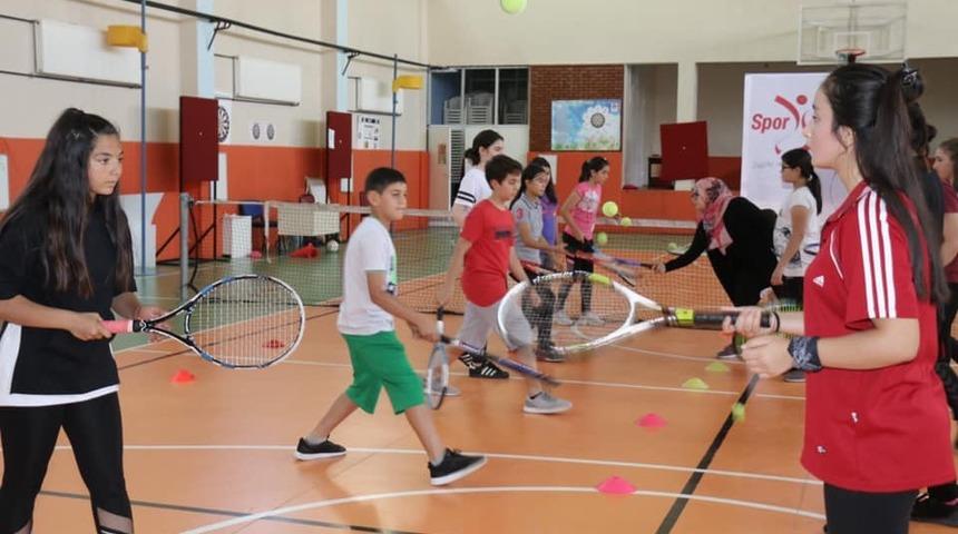 Teniste çalışmalar tam gaz
