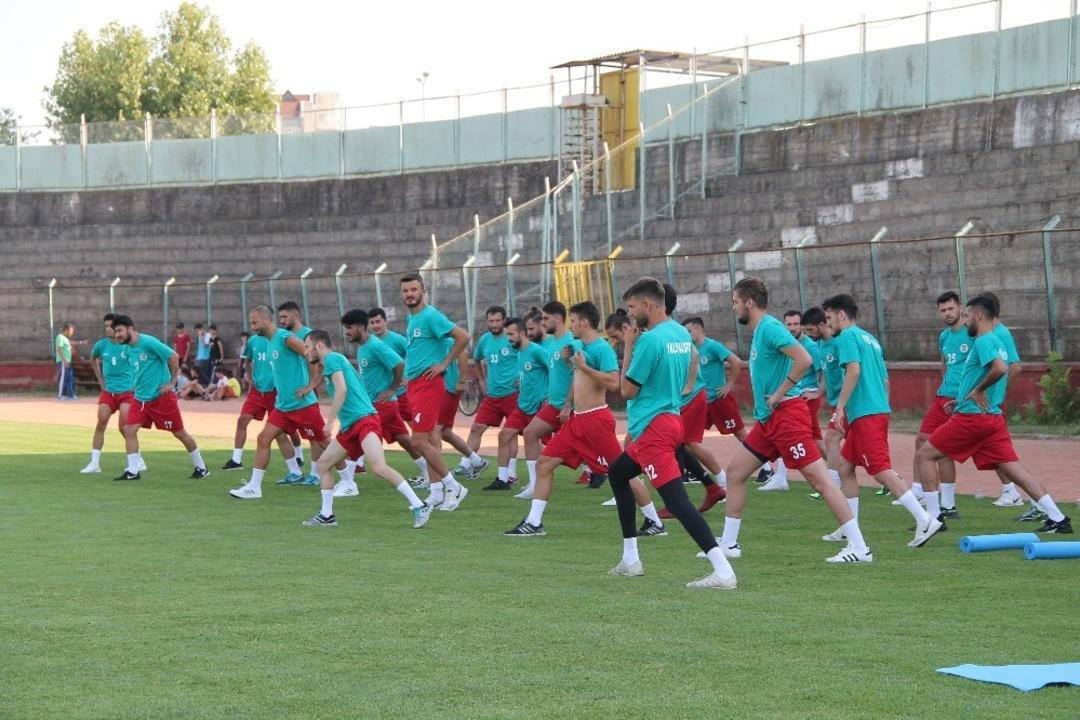 Yalovaspor sahaya iİndi