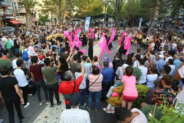 Odunpazarı’ndan Hamamyolu’nda muhteşem dans gösterisi