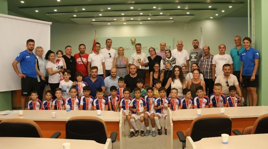 Şampiyonlar başarıyı kutladı