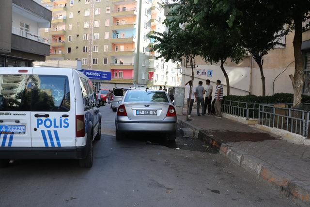 Sokakta dehşet; Çocuğun boğazından bıçakladığı çocuk öldü