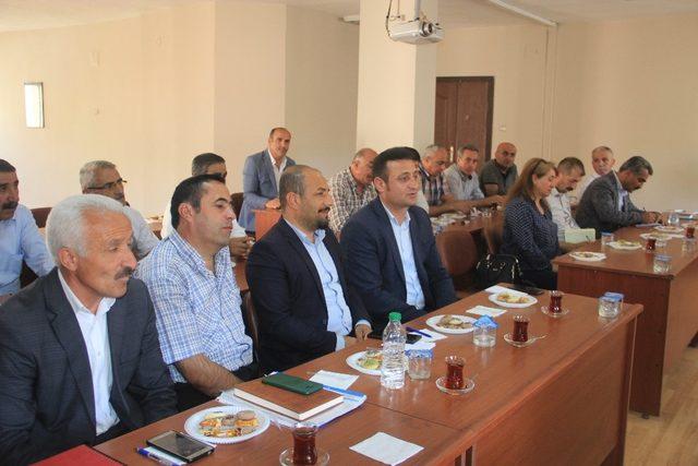 Hakkari’de muhtarlar toplantısı