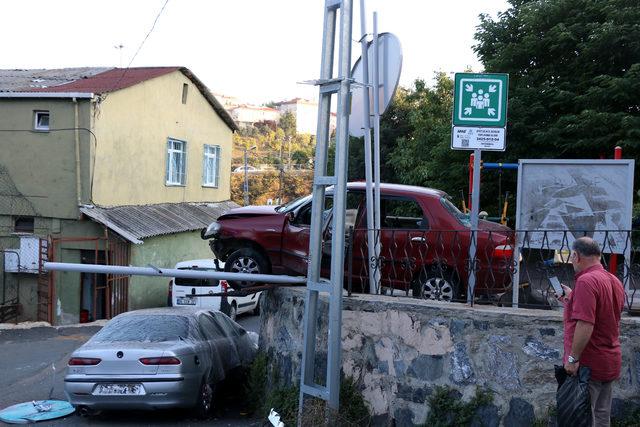 Parkta oynayan çocukların arasına otomobil daldı; 1 çocuk öldü