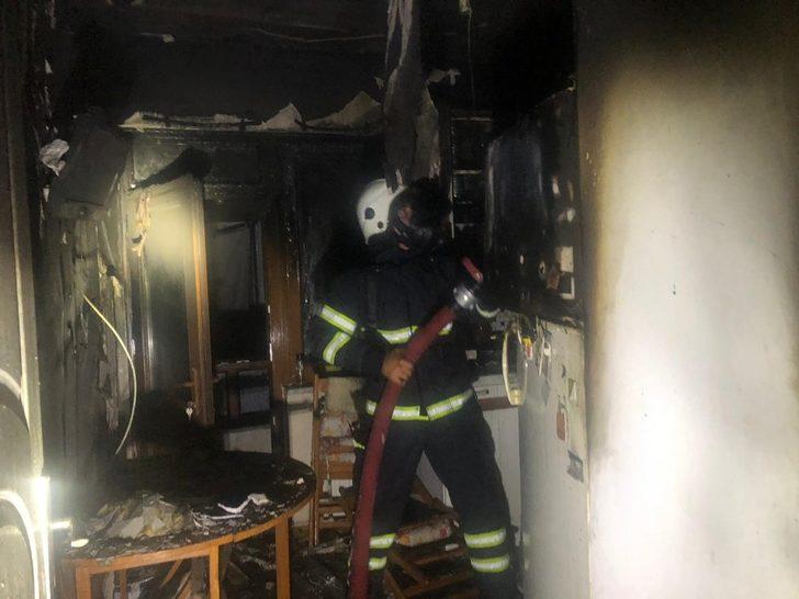 Buzdolabından çıkan yangın bina sakinlerini sokağa döktü G2