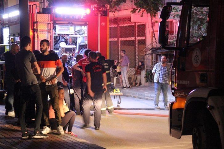 Buzdolabından çıkan yangın bina sakinlerini sokağa döktü G4
