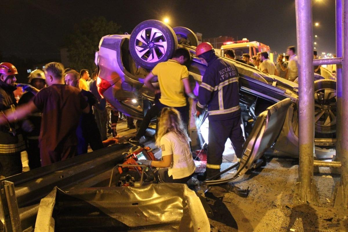 Cip ile otomobil &ccedil;arpıştı: 1 &ouml;l&uuml;, 3 yaralı