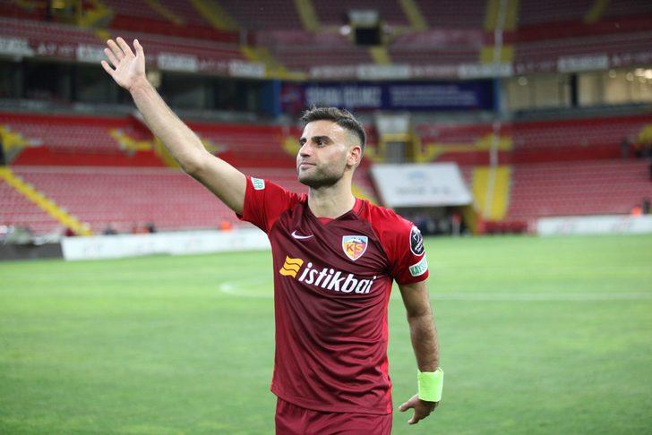 Deniz Türüç Fenerbahçe’yi tercih etti