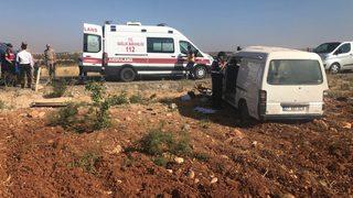Son dakika! Tarım işçilerini taşıyan araç kaza yaptı! Ölü ve yaralılar var