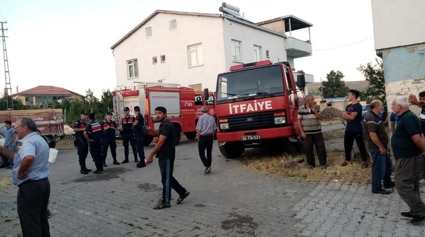 Tomarza&rsquo;daki balya yangını 8 saat sonra s&ouml;nd&uuml;r&uuml;ld&uuml;