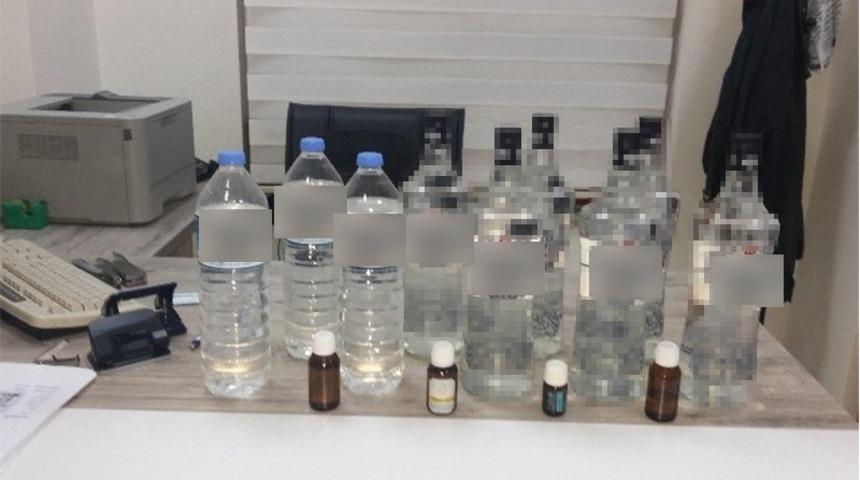 Antalya’da zirai ilaç bayine kaçak içki operasyonu