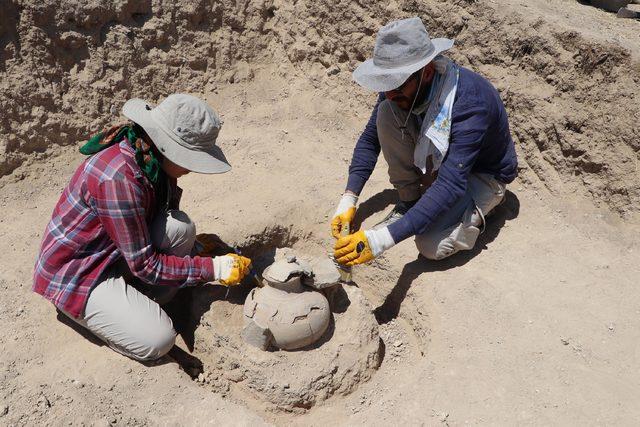 Van'da, 2 bin 750 yıllık nekropol alandan 'hoşgörü' çıktı 