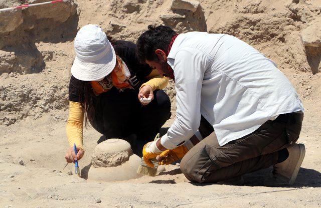 Van'da, 2 bin 750 yıllık nekropol alandan 'hoşgörü' çıktı 