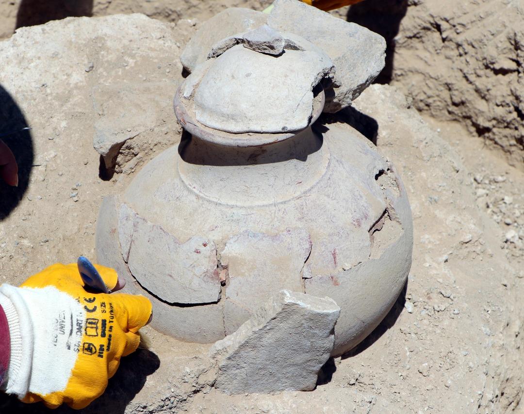 Urartuların 4 farklı &ouml;l&uuml; g&ouml;mme geleneği ortaya &ccedil;ıkarıldı