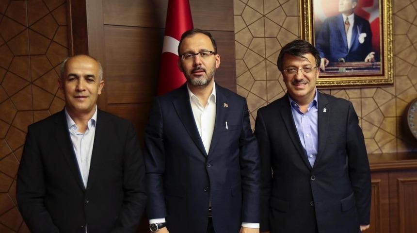 Başkan T&uuml;rkmenoğlu, Bakan Kasapoğlu ile g&ouml;r&uuml;şt&uuml;