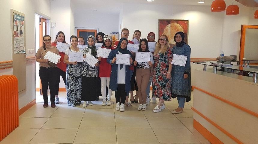 Pursaklar&rsquo;da kadınlar F klavye sertifikası aldı