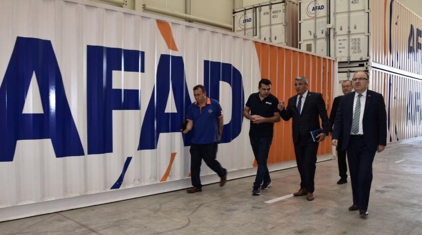 Vali Tutulmaz AFAD B&ouml;lge Lojistik Deposu&rsquo;nda incelemelerde bulundu